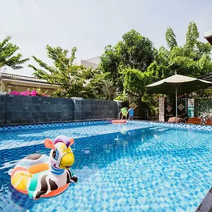 Tue Tam Garden הוי אן